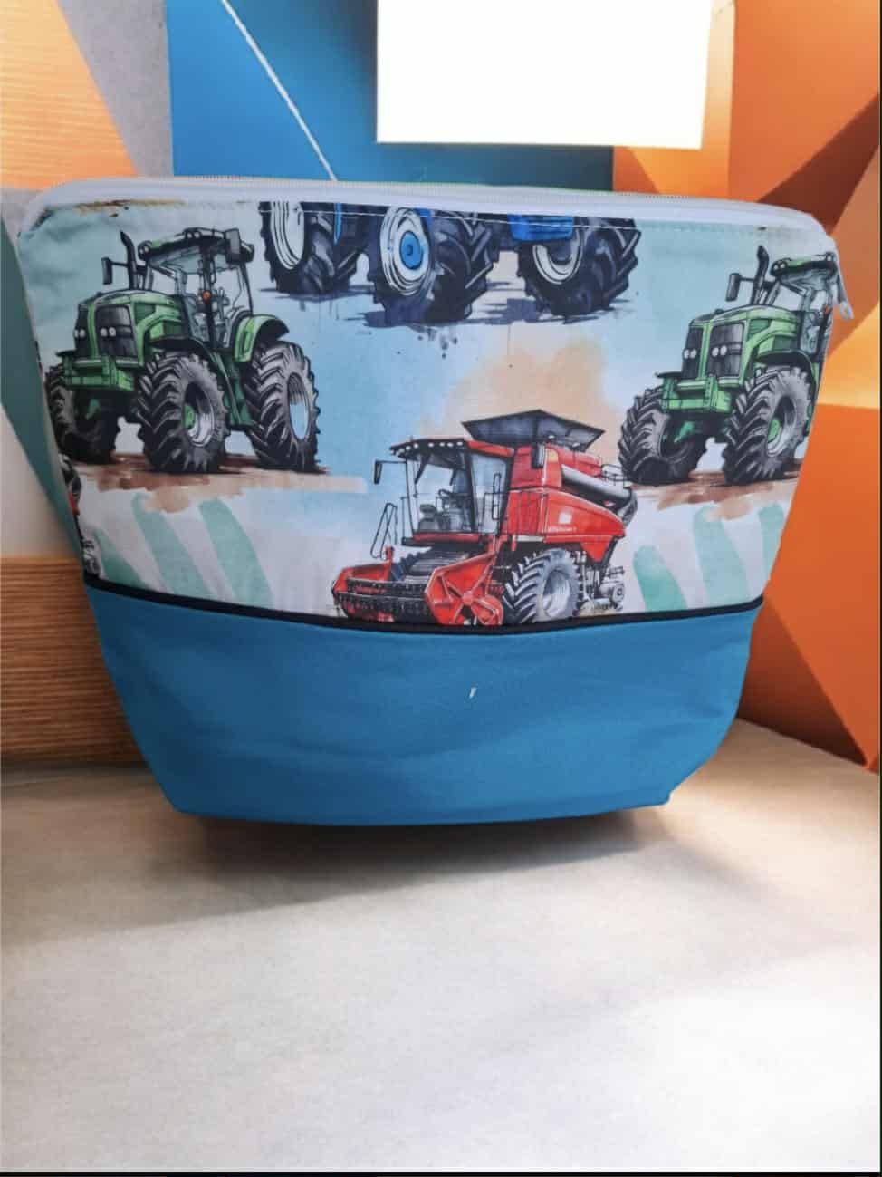 E56AC745-4939-4CC4-BA31-C96CE73B3CEF